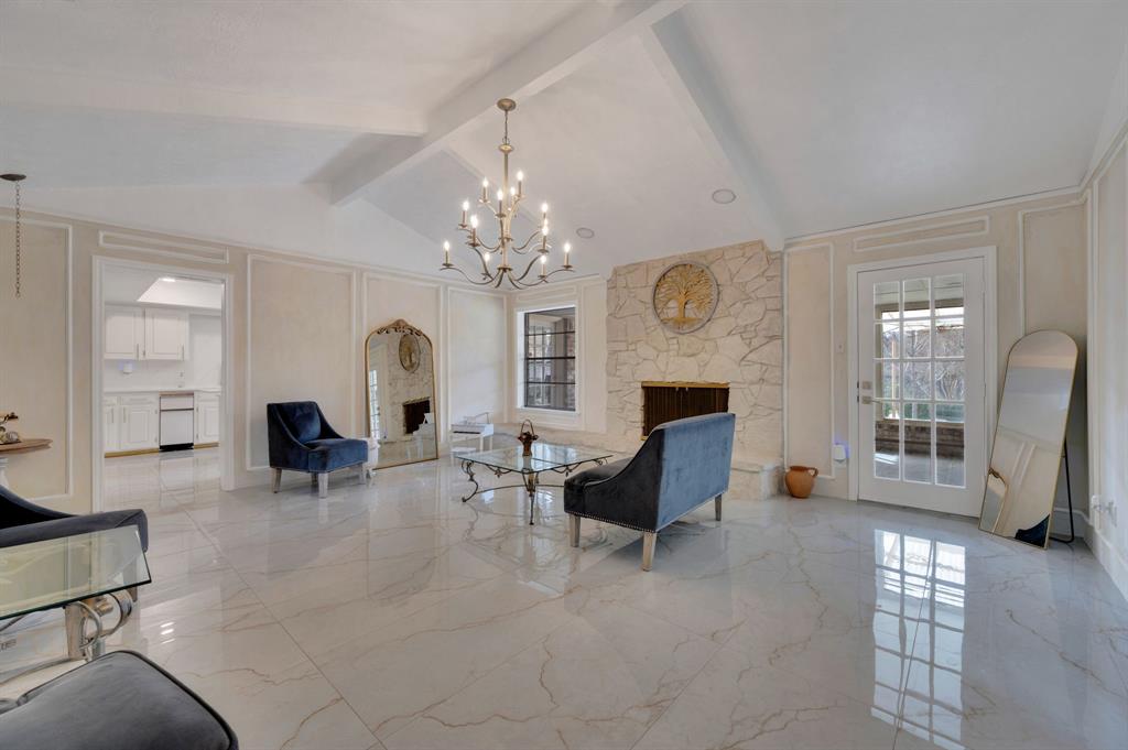 950 Shady Cove Place