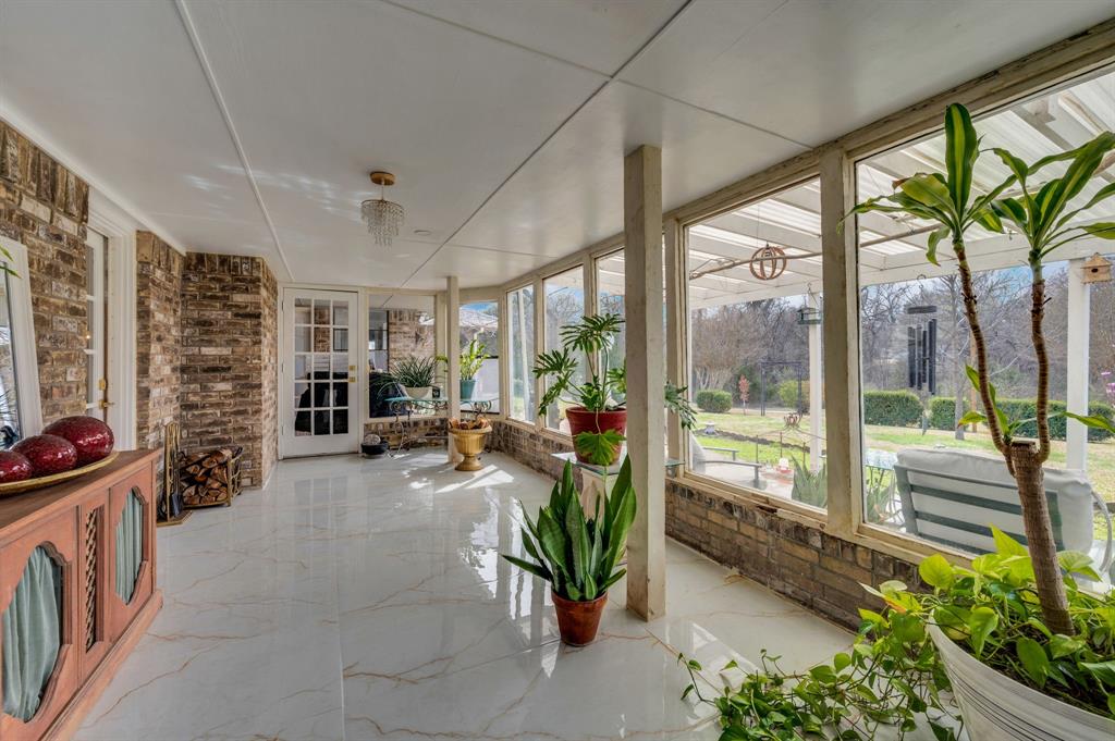 950 Shady Cove Place