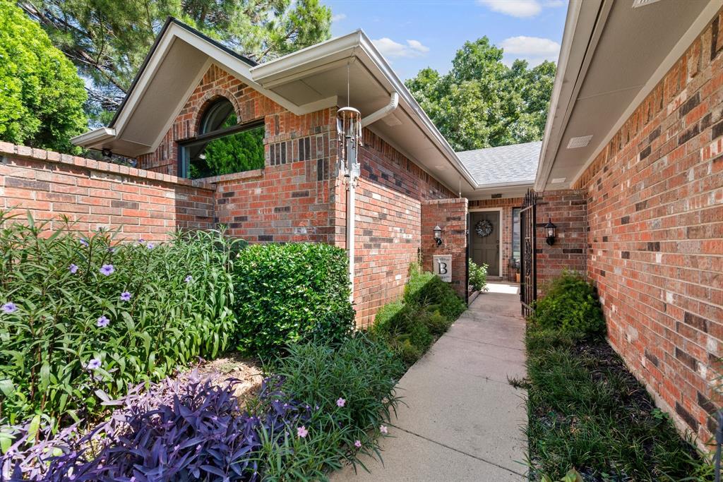 4009 Bradley Lane