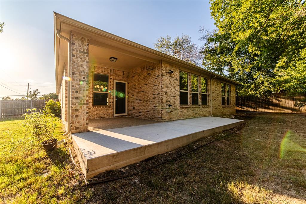 North Richland Hills, Texas 76180, United States, 3 Bedrooms Bedrooms, ,2 BathroomsBathrooms,Residential,Pending,40431