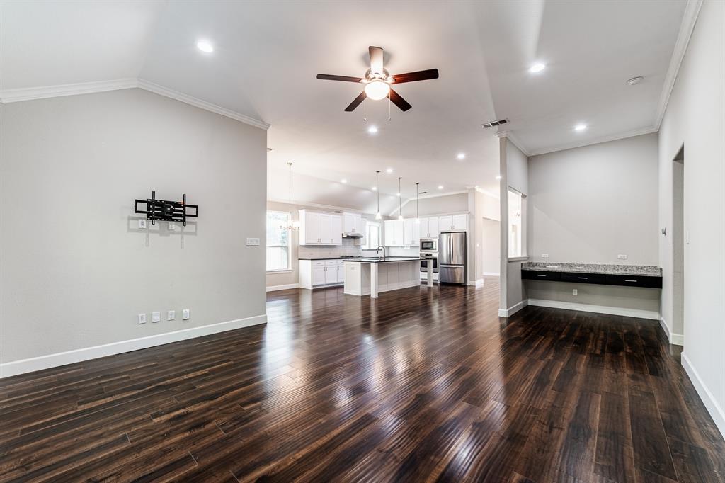 North Richland Hills, Texas 76180, United States, 3 Bedrooms Bedrooms, ,2 BathroomsBathrooms,Residential,Pending,40431