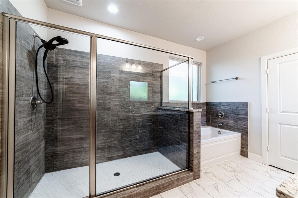 North Richland Hills, Texas 76180, United States, 3 Bedrooms Bedrooms, ,2 BathroomsBathrooms,Residential,Pending,40431