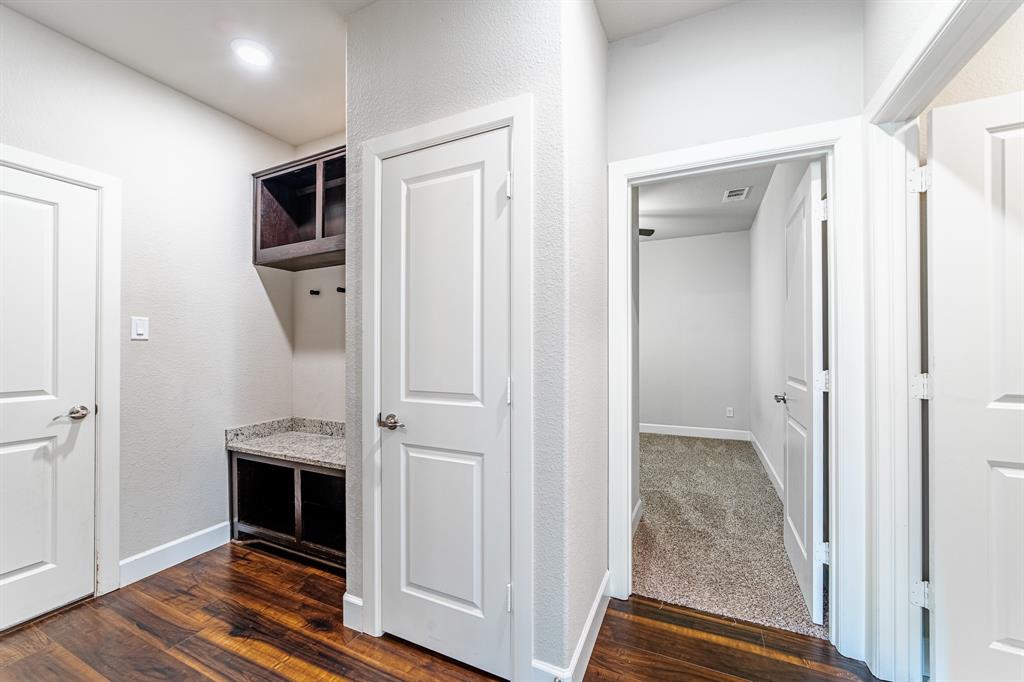 North Richland Hills, Texas 76180, United States, 3 Bedrooms Bedrooms, ,2 BathroomsBathrooms,Residential,Pending,40431