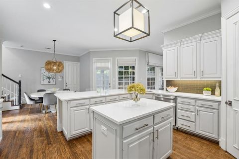 Tiny photo for 4121 Stanford Avenue, University Park, TX 75225 (MLS # 21325573)