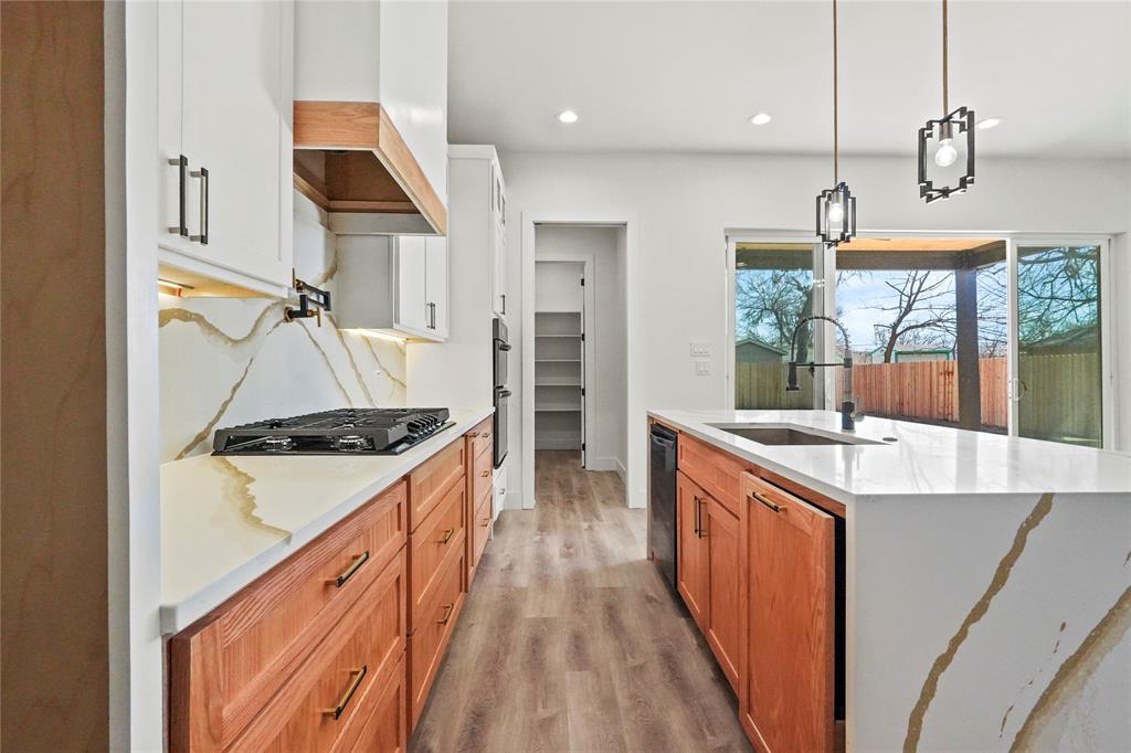 Joe A 02 Irvin - Residential