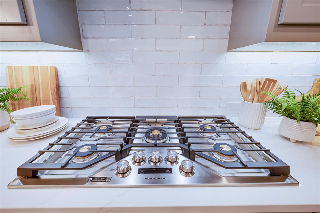 The Parkland Condos - Residential Lease