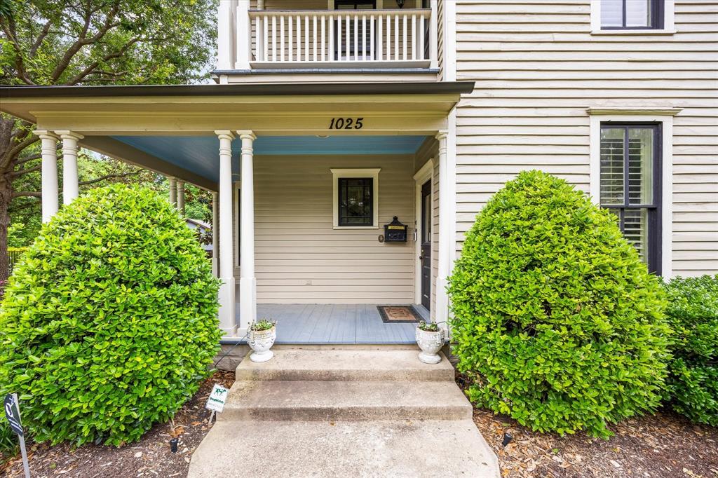 1025 W Main Street