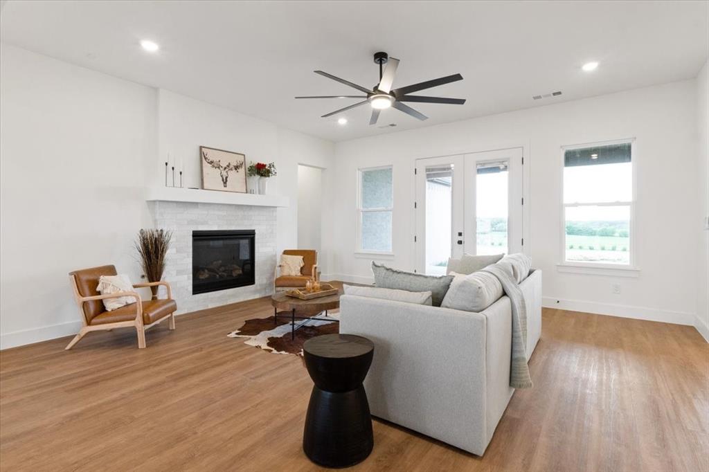 711 Hummingbird Lane