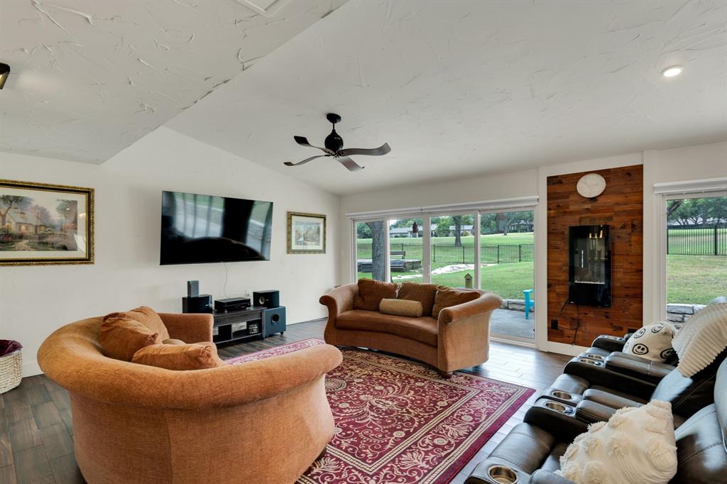 Decordova Bend Estate - Residential