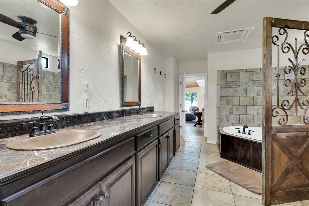 Decordova Bend Estate - Residential