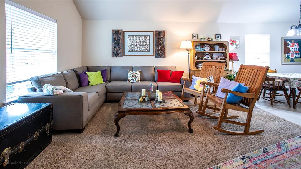 206 W Oak