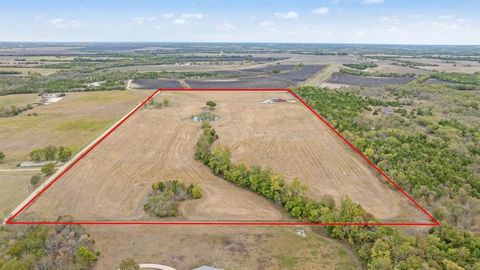 Tiny photo for 445 CR 24200, Roxton, TX 75477 (MLS # 21100775)