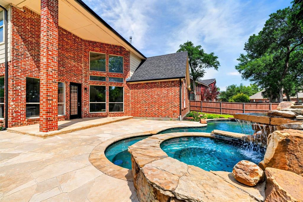 8306 Sawgrass Lane