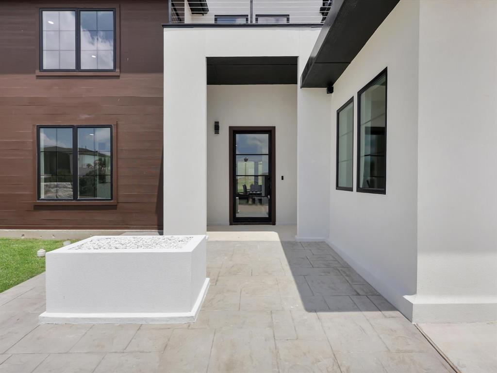 310 Harborview Drive