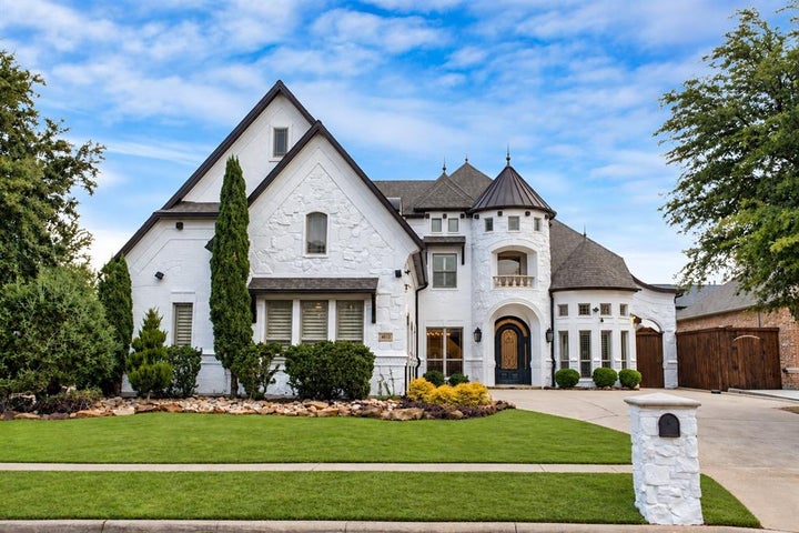 Photo 1 of 38 — 4012 Glenhurst Lane, Frisco, TX 75033