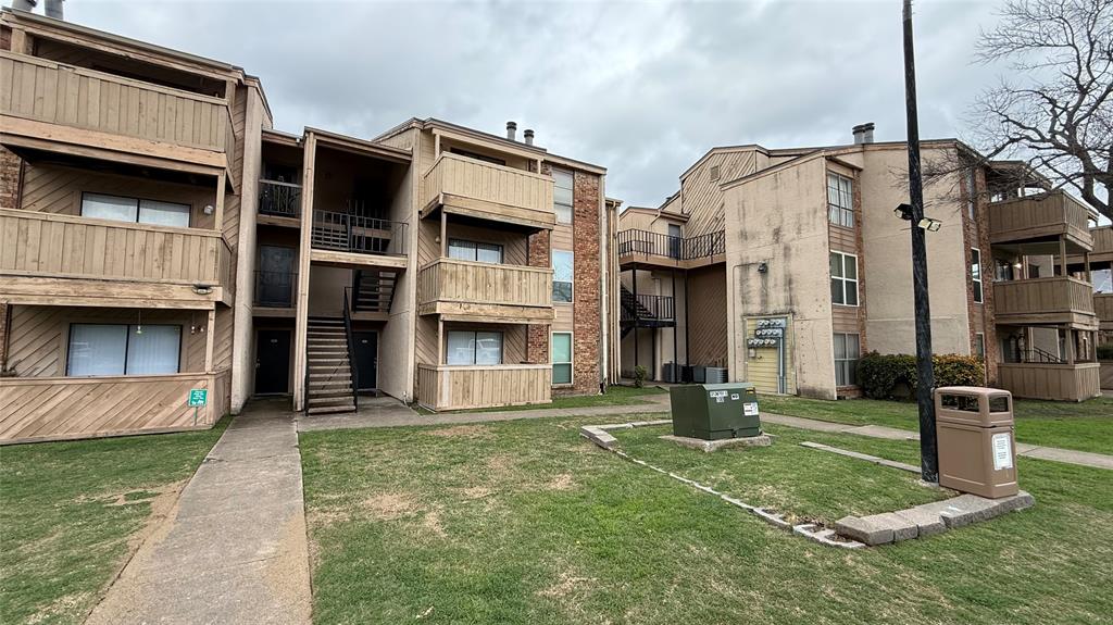 Photo of 8110 Skillman Street #1046, Dallas, TX 75231 (MLS # 21391792)