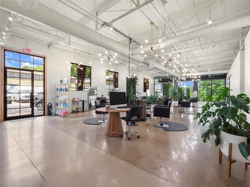 Riverfront - Commercial Sale