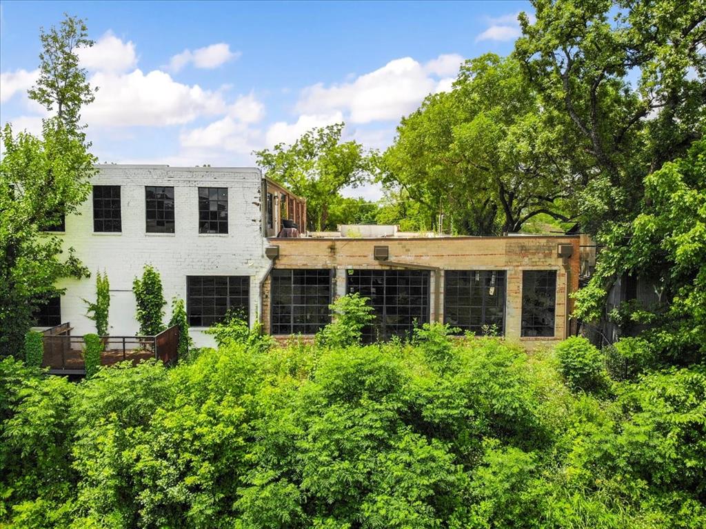 Riverfront - Commercial Sale