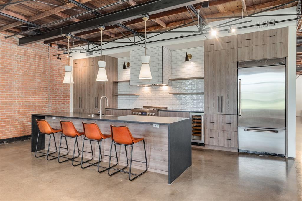 Riverfront - Commercial Sale