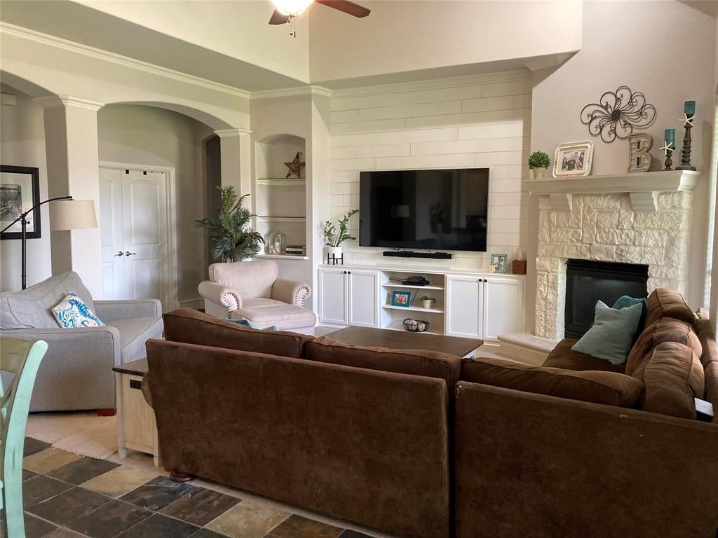 806 Cobblestone Court