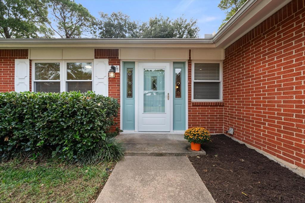 2700 Norwood Lane