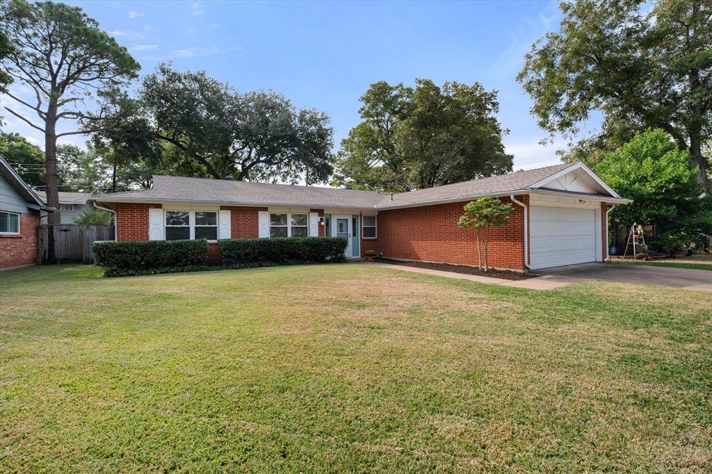 2700 Norwood Lane