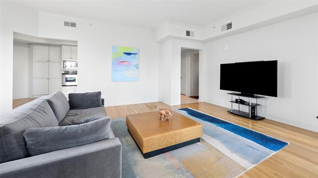 Photo of 3401 Lee Parkway #1003, Dallas, TX 75219 (MLS # 21236745)