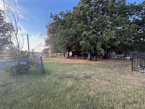 976 Country Road 3840 Bridgeport TX 76426