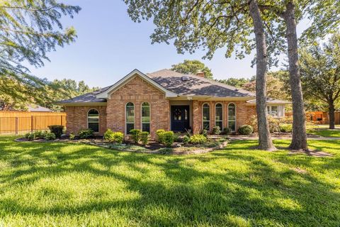Photo of 2009 Greenwood Lane, Keller, TX 76262 (MLS # 21252111)