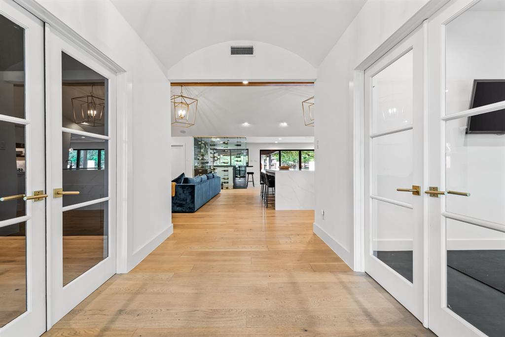 5702 Bent Trail