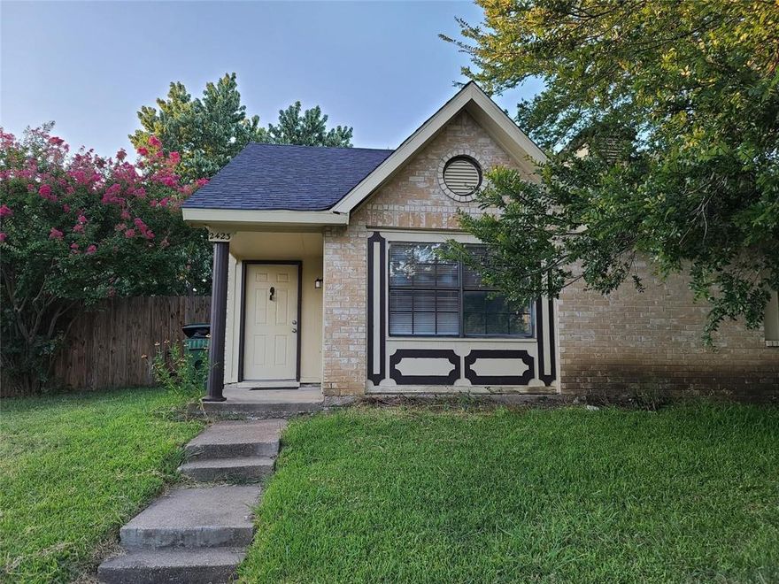 Welcome to your income property in Arlington, TX! This 2-bedroom, 1-bathroom apartment offers a perfect blend of comfort and convenience. The property boasts a fenced backyard, providing a private outdoor space for relaxation or entertaining. A shed in the back offers additional storage, making it easy to keep your living space clutter-free. The properties location is another major plus, as it is situated close to a variety of shopping and dining options. Whether you're looking for a place to call home or an income property, this apartment is a fantastic choice. Experience the best of Arlington living in this charming 2-bedroom apartment.