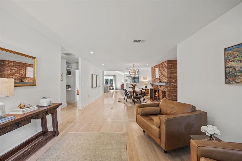 6476 Dunstan Lane