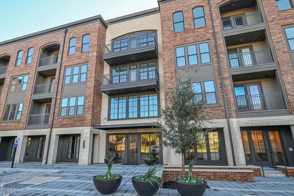 1000 Cannon Parkway 16103