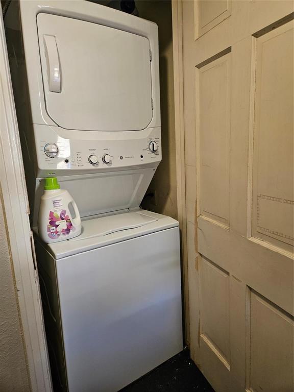 J W Halsells - Residential Lease