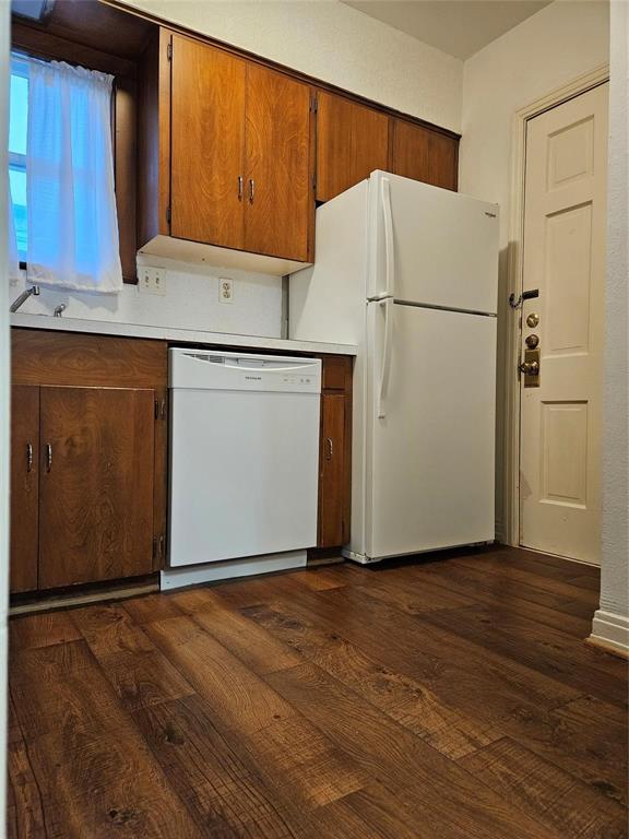 J W Halsells - Residential Lease