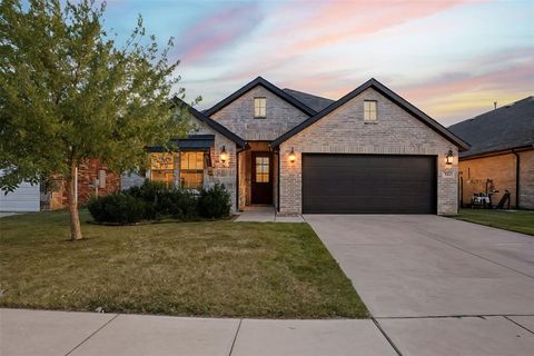 Photo of 841 Mildren Lane, Fate, TX 75087 (MLS # 21088107)