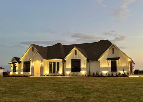 A home in Waxahachie