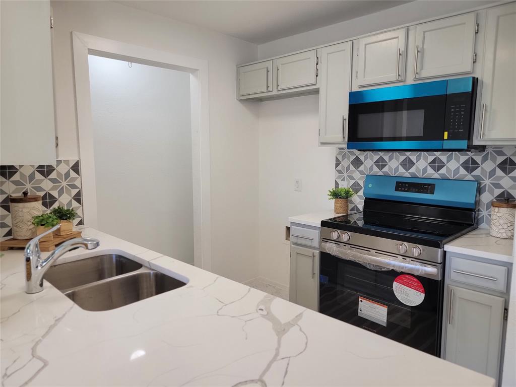 Briarpark Village #4 - Residential Lease