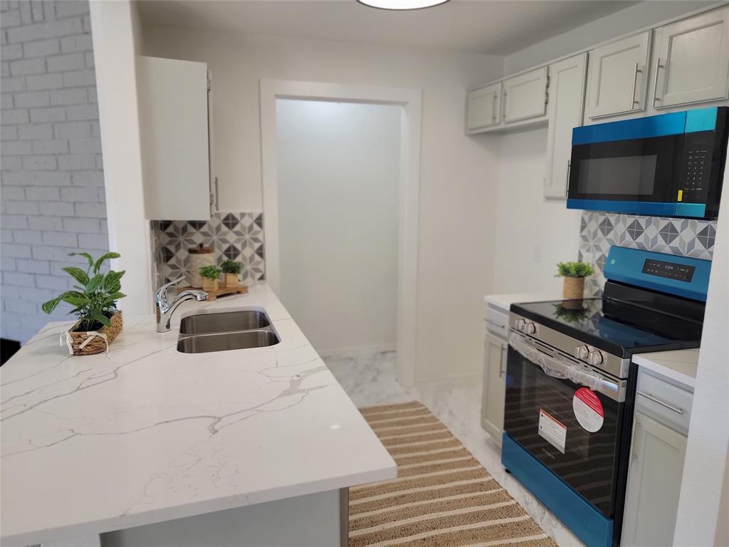 Briarpark Village #4 - Residential Lease