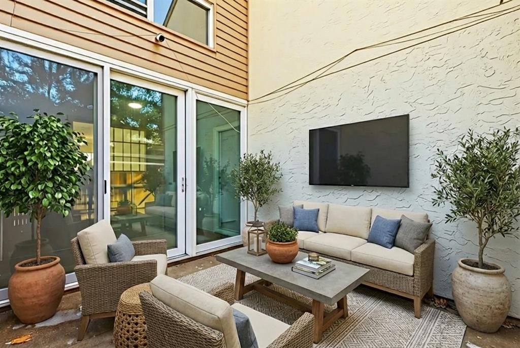 Creekbend Twnhms - Residential