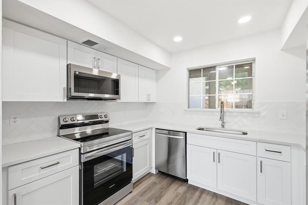 Creekbend Twnhms - Residential