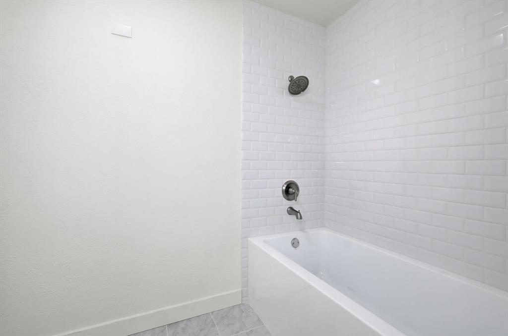 Creekbend Twnhms - Residential