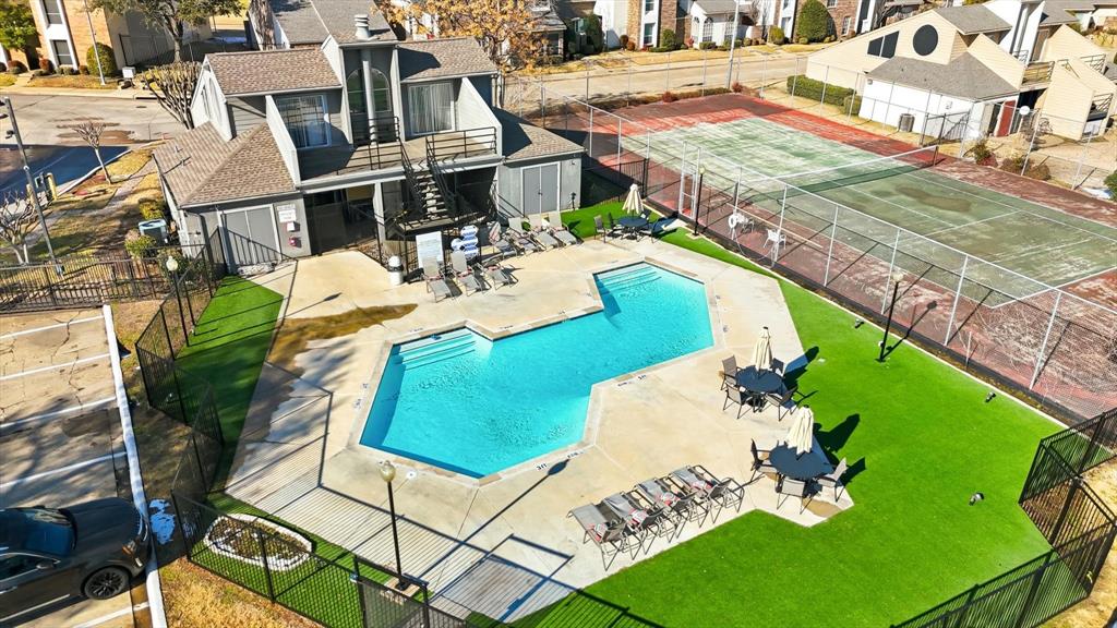 Creekbend Twnhms - Residential