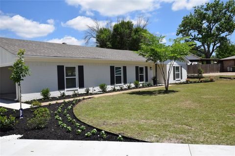 7921 Oak Parkway Burleson TX 76028