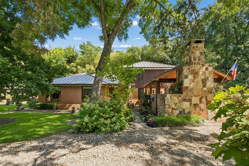 404 W Greenbriar Lane