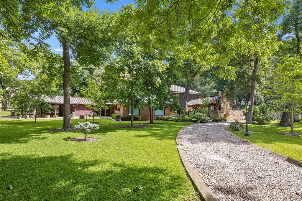 404 W Greenbriar Lane
