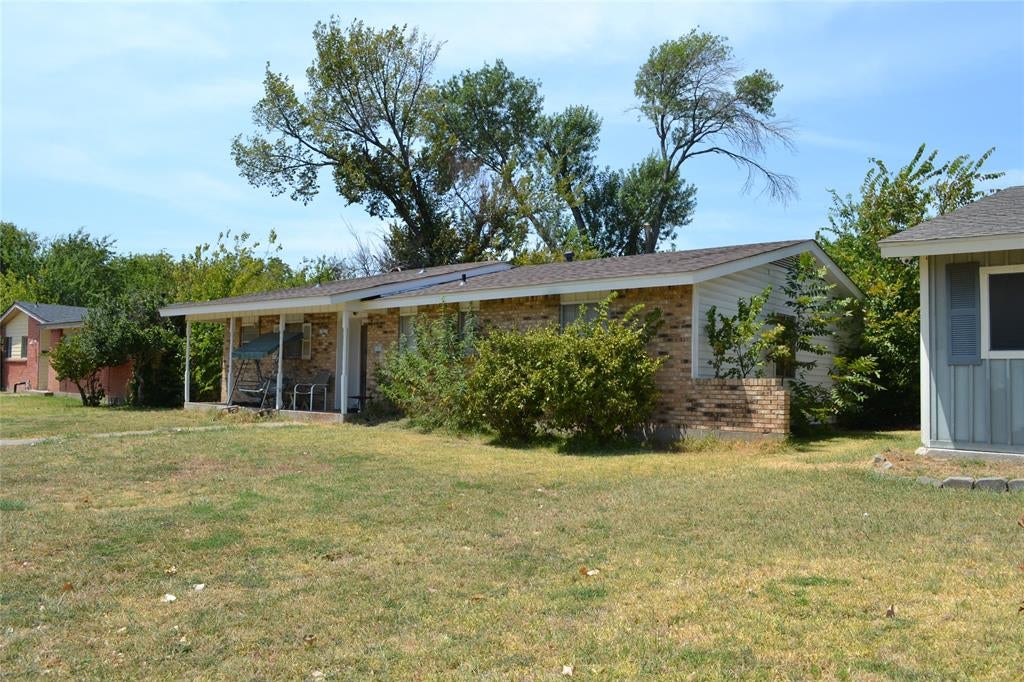 2415 Whit Drive