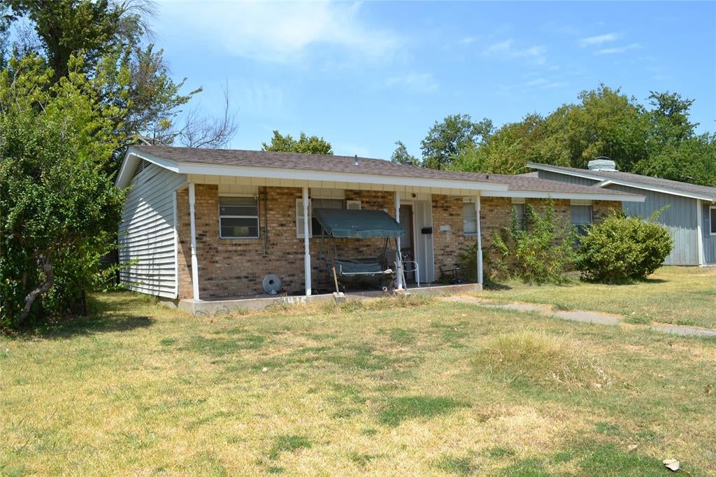 2415 Whit Drive