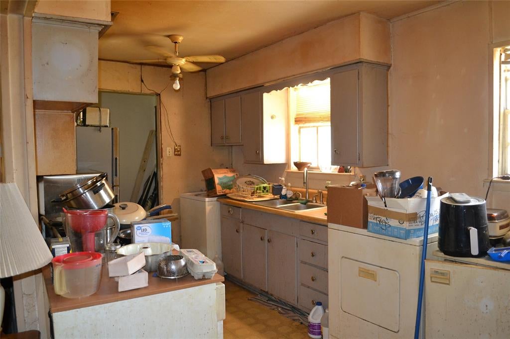 2415 Whit Drive