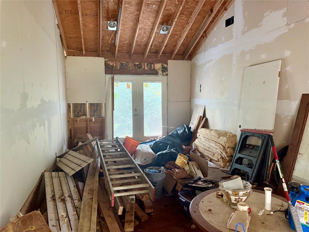 275 Lakeview Drive